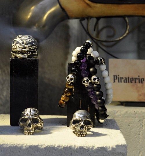 Luci Mendola Pirates collection